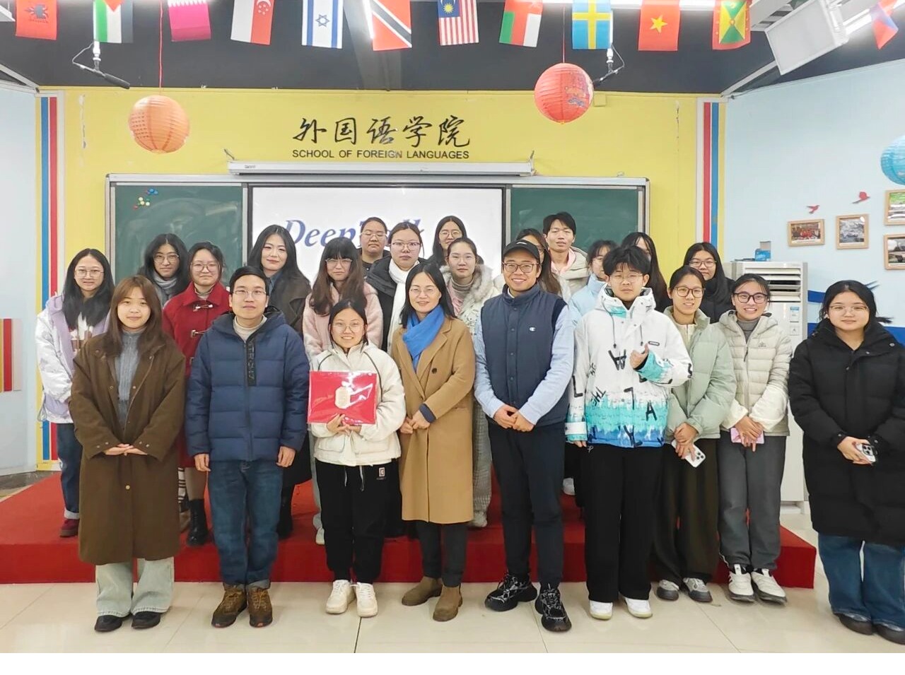 以赛促学，聚力同行 | 外国语学院第八期“DeepTalk·与你面对...